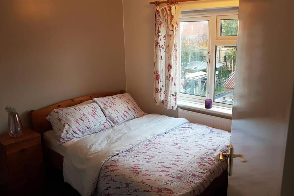 Two Bedroom Maisonette Close Towarwick Uni Coventry Exterior foto